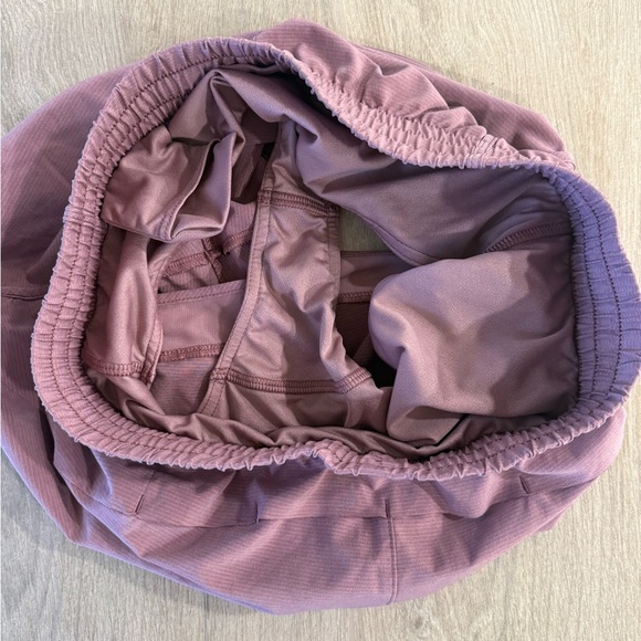 Athleta Mesh Racer Running Pink Mauve Shorts Size Small Mid Rise 4" inseam - Picture 6 of 7